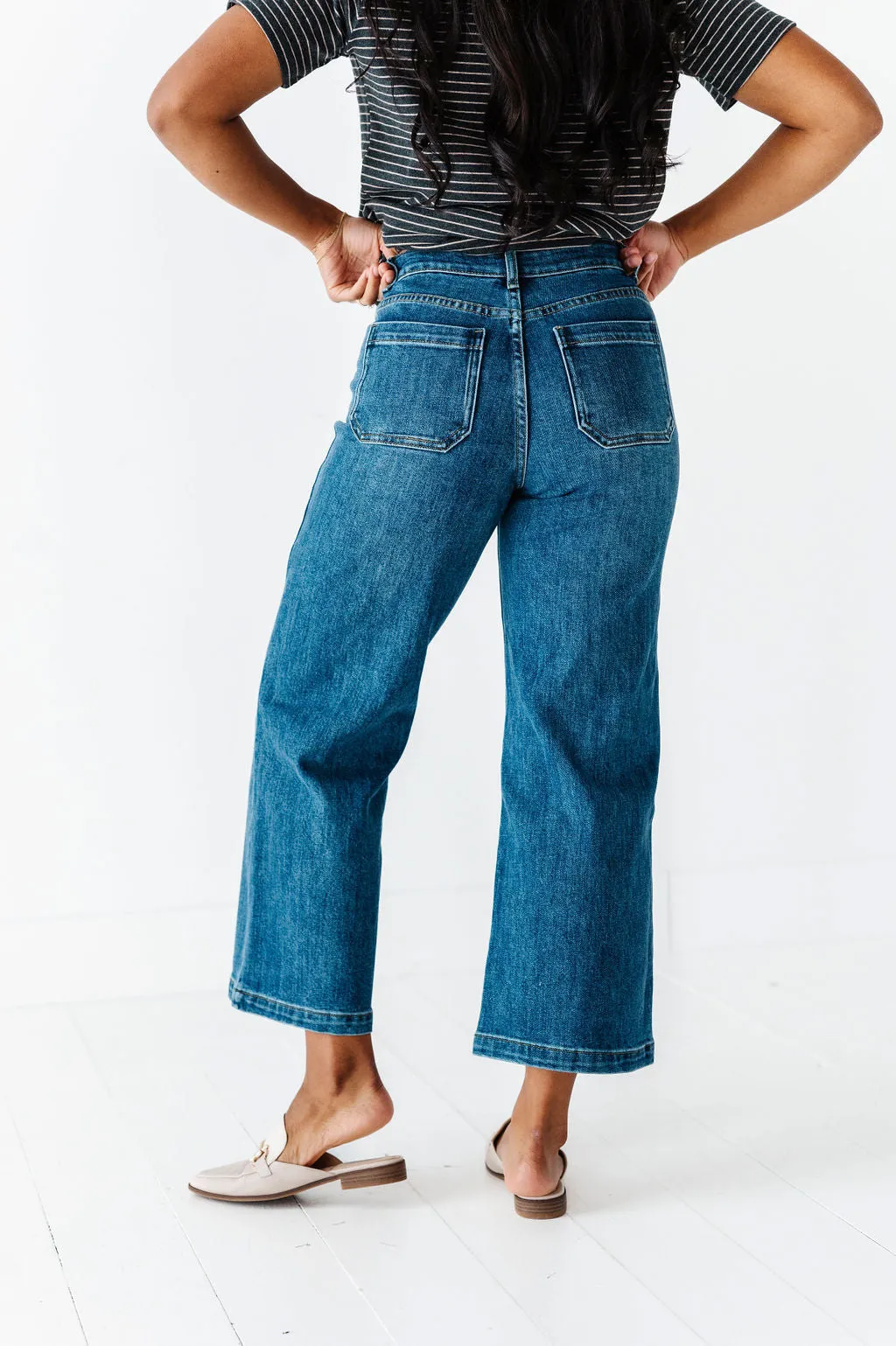 Jenny Straight Leg Cropped Jean - Size Large Left