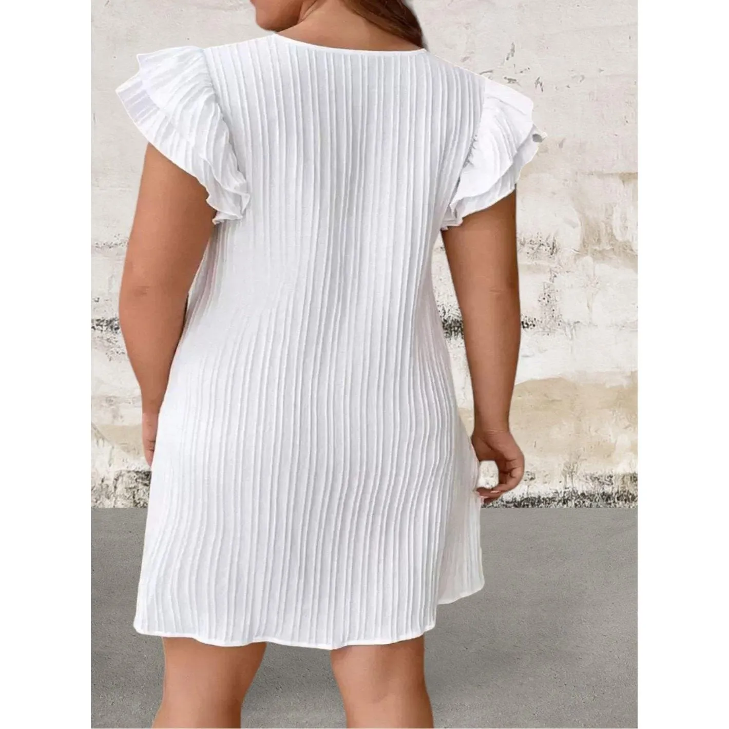 Plus Size Short Sleeve Round Neck Above-the-knee Dress