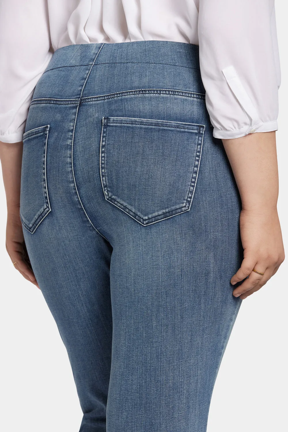 Pull-on Straight Jeans In Plus Size - Pristine