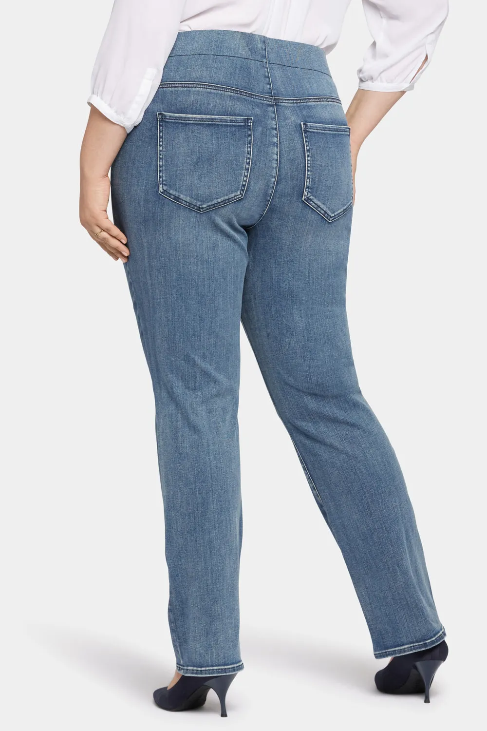 Pull-on Straight Jeans In Plus Size - Pristine